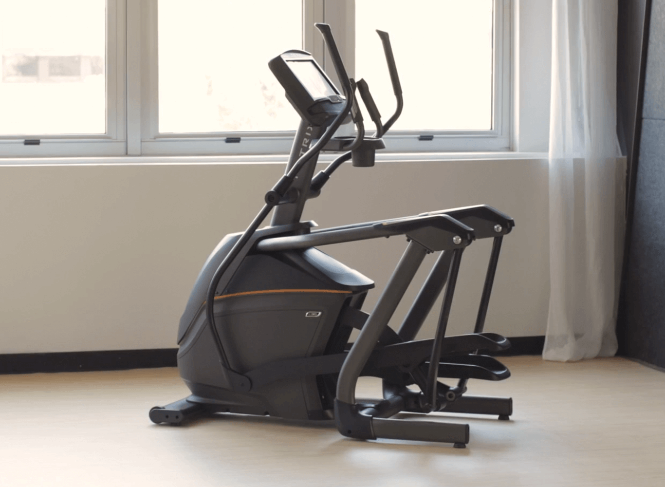 Matrix E30 Elliptical with XIR-02 Console